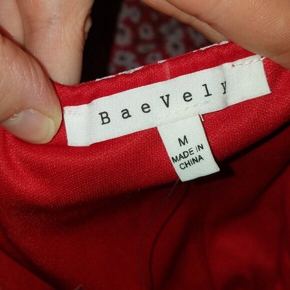 NWOT BaeVely Red Floral Spaghetti Strap Tunic? Mini Dress? Lined Size Medium - Picture 9 of 11